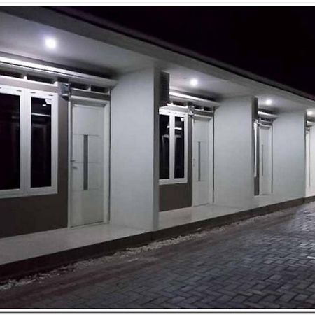 Syukur Guesthouse Syariah Near Exit Toll Cikopo Redpartner Cikampek Ngoại thất bức ảnh