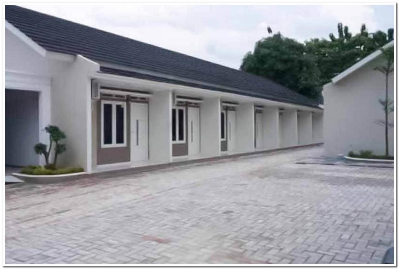 Syukur Guesthouse Syariah Near Exit Toll Cikopo Redpartner Cikampek Ngoại thất bức ảnh